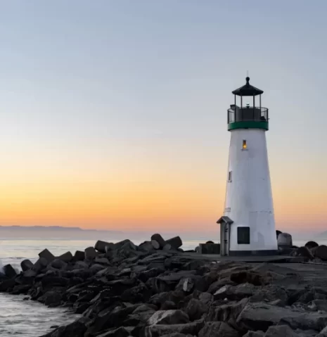 Online Counsellor based in Telford - lighthouse image